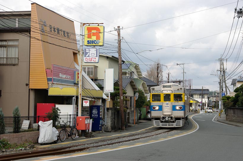 道路脇の線路