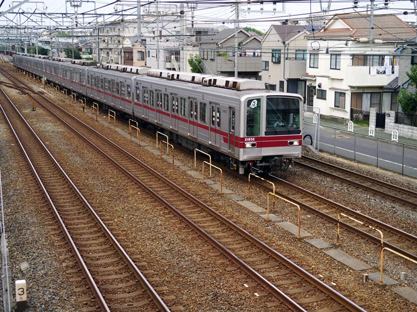 地下鉄直通用5扉車両