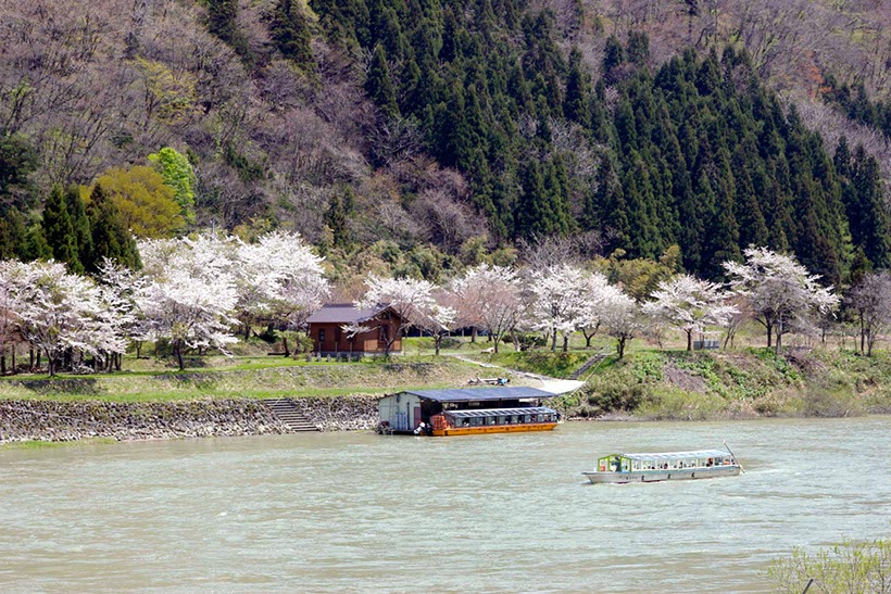 最上川下り(山形県)